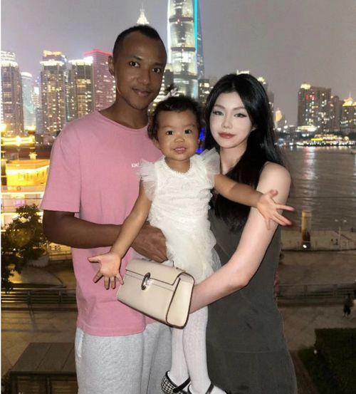 祁隆的老婆和小孩照片